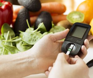 Ten etap poprzedza cukrzycę typu 2. Dieta i kolejność jedzenia mogą zmniejszyć ryzyko choroby