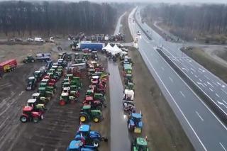 Rolnicy blokują drogi wokół Wrocławia. Setki ciągników, utrudnienia w wielu miejscach 