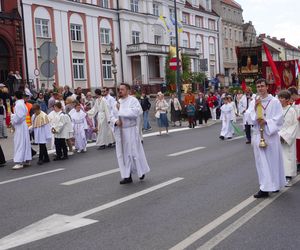 Boże Ciało 2025. Tysiące osób uczestniczyło w olsztyńskich procesjach