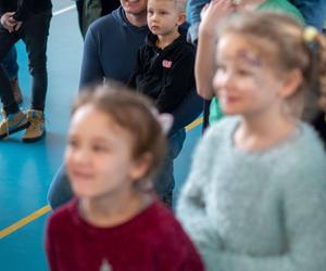 Na imprezie Babcie i Dziadkowie z Łukowa i okolic bawili się wspólnie ze swoimi dziećmi i wnuczętami