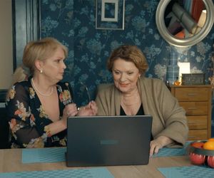 Barwy szczęścia, odcinek 3192: Rawiczowa (Elżbieta Jarosik), Małgorzata (Adrianna Biedrzyńska)