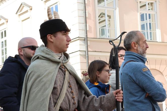 Salwy armatnie w centrum Lublina. Tak wyglądała inscenizacja historyczna na pl. Litewskim