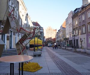 Ruszył Warmiński Jarmark Świąteczny w Olsztynie. Dziesiątki wystawców i tłumy na starówce