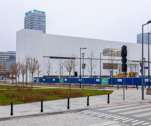 Trwa przebudowa części dawnego Placu Defilad w plac Centralny