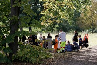 W Berlinie samochód wjechał w tłum; wśród rannych są dzieci