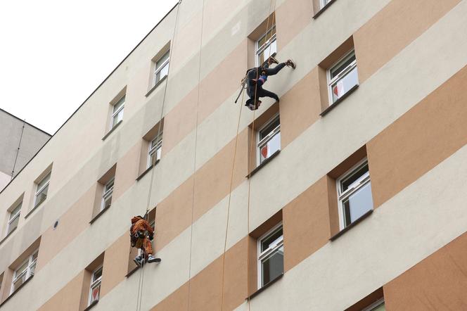 Alpiniści dla WOŚP w Lublinie. Superbohaterowie odwiedzili małych pacjentów