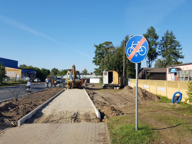 Do tunelu pod torami koło Okrężnej po twardym