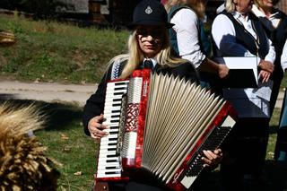 Tłumy na dożynkach w Olsztynku. Zobacz, jak bawili się mieszkańcy Warmii i Mazur [ZDJĘCIA]