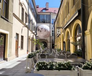 Tarnów ma swój Księżyc! Niezwykła instalacja pojawiła się w Pasażu Tertila