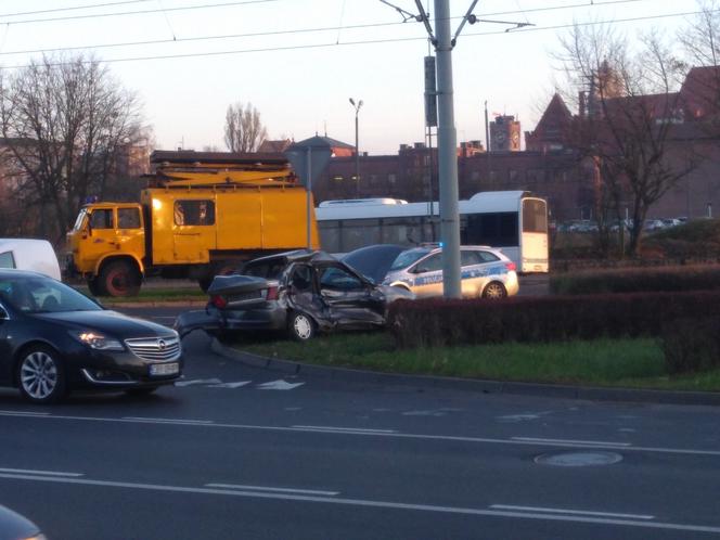 Kolizja tramwaju z samochodem ul. Czerwona Droga