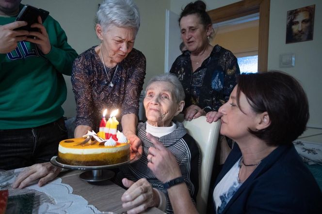 Pani Helena przeżyła piekło II wojny światowej. Teraz świętuje 100. urodziny i cieszy się każdym dniem 