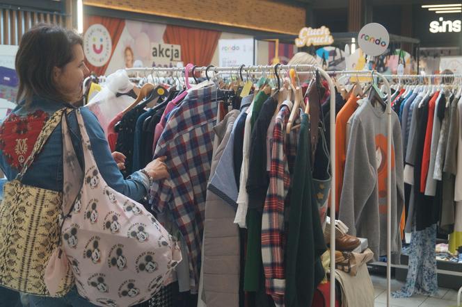 Babi Targ, czyli wielkie wietrzenie szaf w Bydgoszczy [ZDJĘCIA]