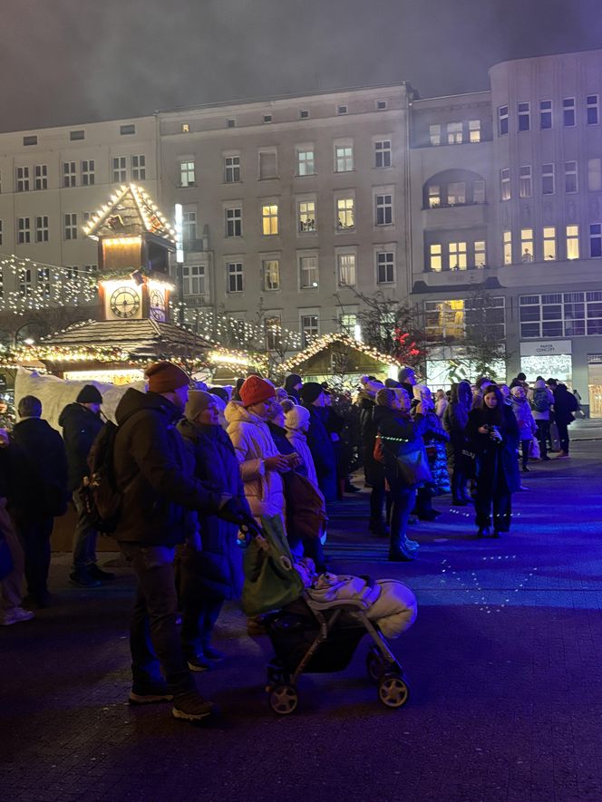 Kolędowanie na placu Wolności