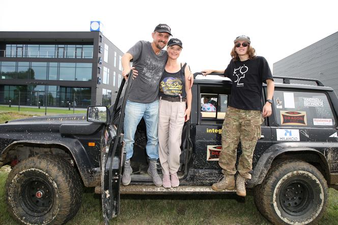 Gwiazdy w terenowych samochodach dzielnie walczyły w zawodach VIP Cross