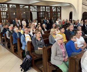 Ruszyła 47. Pielgrzymka Diecezji Radomskiej na Jasną Górę. Modlitwa i śpiew