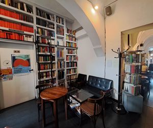 Księgarnio-kawiarnia De Revolutionibus Books w Krakowie