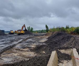 Nielegalne prace na gminnym terenie w Piekarach Śląskich. Policja w akcji