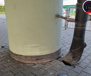 Wypadek w Al. Jerozolimskich. Kierowca z epilepsją wjechał w barierki