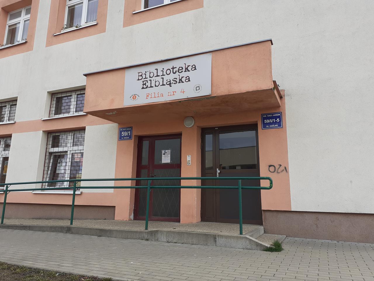 Biblioteka Elbląska na Ogólnej zamknięta. Co z książkami? [AKTUALIZACJA]