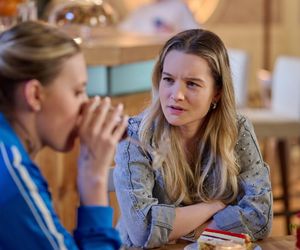 Na Wspólnej odc. 4061. Kasia (Julia Chatys), Daria (Patrycja Topajew)