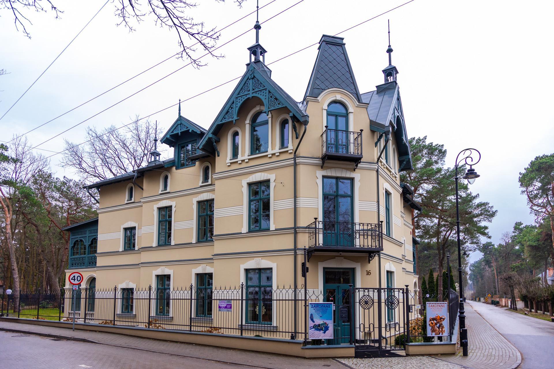 Konstancin-Jeziorna. Zabytkowe wille odzyskują dawny blask - zobacz wyremontowane rezydencje