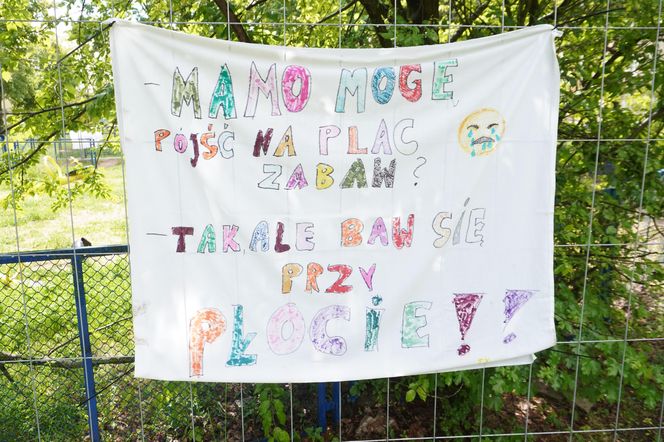 Ogrodzony plac zabaw na Winogradach