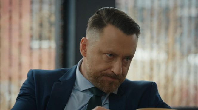 Barwy szczęścia, odcinek 3187. Maciej Wilk (Adam Szczyszczaj)