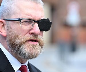 Dlaczego Grzegorz Braun nosi czarną opaskę na oku? Ujawnił prawdę o chorobie