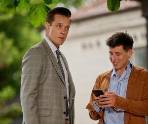 Na Wspólnej odc. 4079. Darek Żbik (Michał Mikołajczak), Tadek (Jakub Pruski)