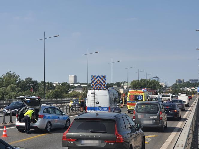 Warszawa: wypadek na moście Łazienkowskim