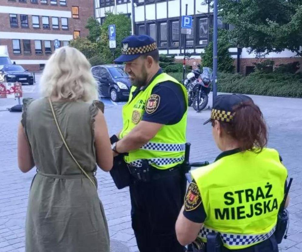 Wybiegła boso z hotelu w Gdańsku. Turystka potrzebowała pomocy