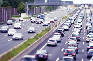 Niemcy przekręcają liczniki aut, które potem sprzedają do Polski!