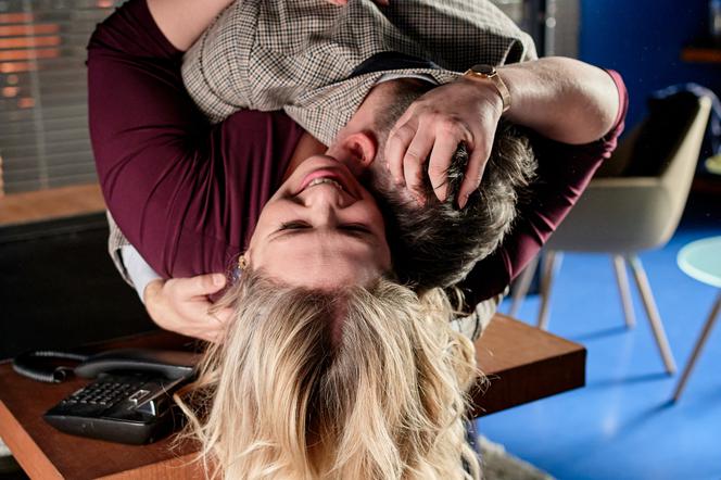 BrzydUla 2, odcinek 222: Marek (Filip Bobek), Aldona (Elżbieta Romanowska)