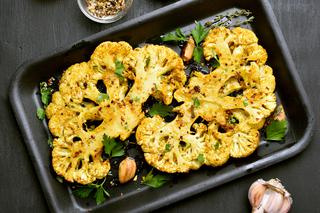 Stek z kalafiora - jak zrobić obłędne kotlety kalafiorowe na obiad lub ciepłą przekąskę
