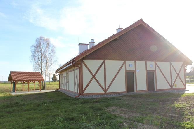 Wiejska świetlica w Ługwałdzie gotowa. Wyglądem nawiązuje do zabudowy regionalnej [ZDJĘCIA]