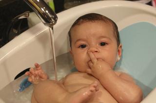 7 kroków do idealnej kąpieli noworodka