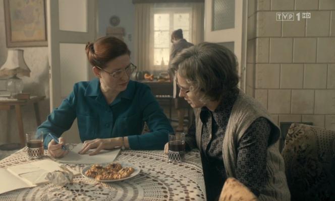 Stulecie Winnych 4, odc. 42. Andzia (Barbara Wypych), Ania (Urszula Grabowska)