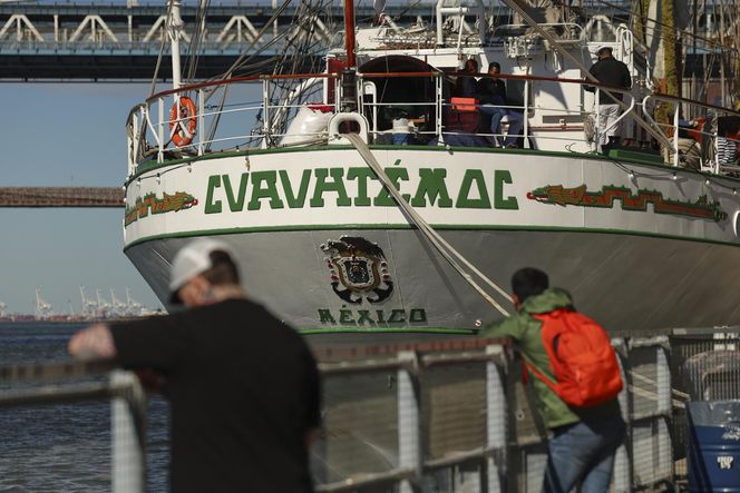 Tragiczny wypadek meksykańskiego żaglowca Cuauhtémoc w Nowym Jorku. Dwóch marynarzy nie żyje, 22 zostało rannych