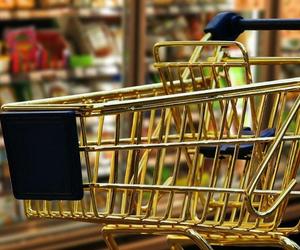 Małżeństwo ścigane listami gończymi wpadło podczas zakupów! Szukano ich od lat