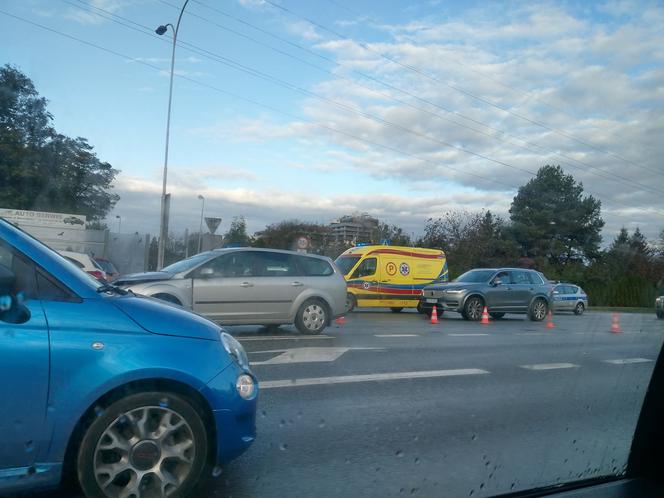 Poranny wypadek na Sikorskiego w Rzeszowie