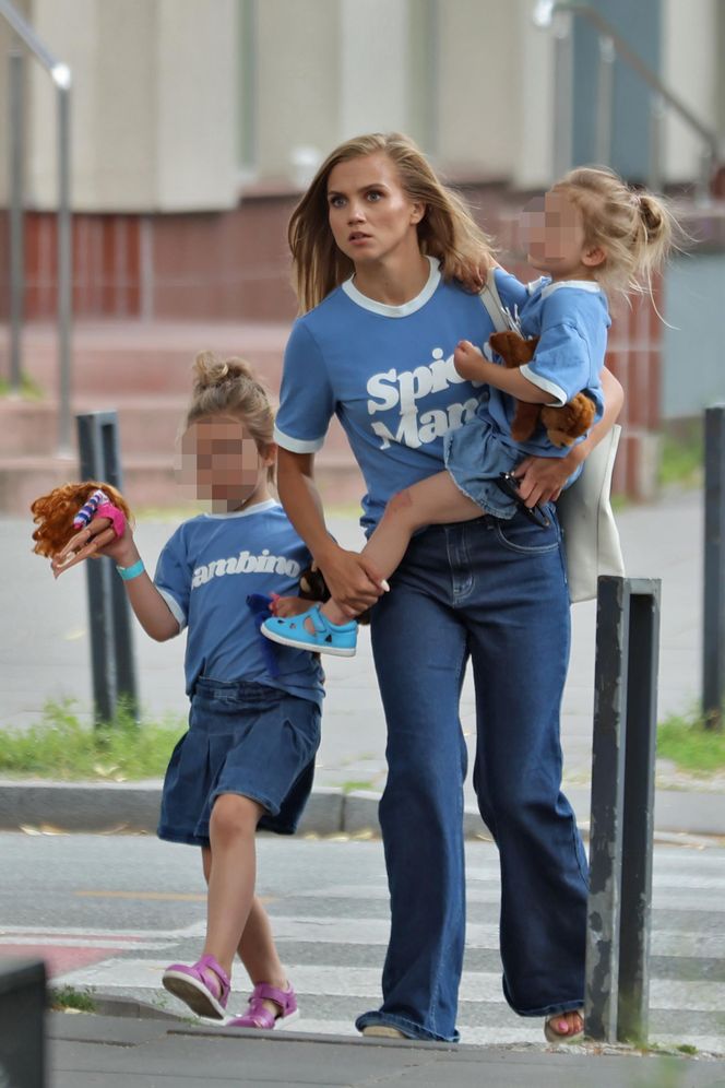 Agnieszka Kaczorowska. Tańcząca z córkami