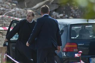 Takimi autami wozi się Rydzyk 