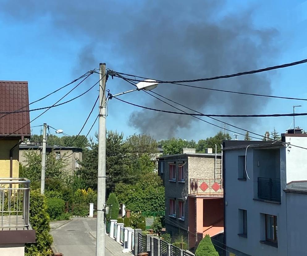 Ogromny pożar w Świętochłowicach. Na niebie kłęby dymu