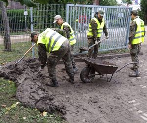 Wojsko Polskie pomaga w walce z powodzią i jej skutkami