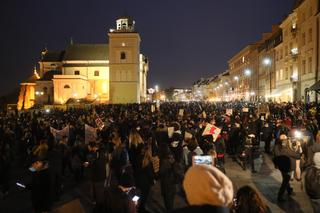 Protest kobiet w centrum Warszawy