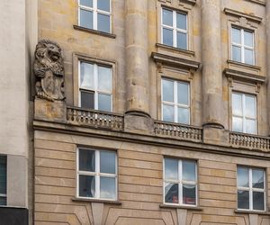 Kamienica na ul. Moniuszki 8 w Warszawie