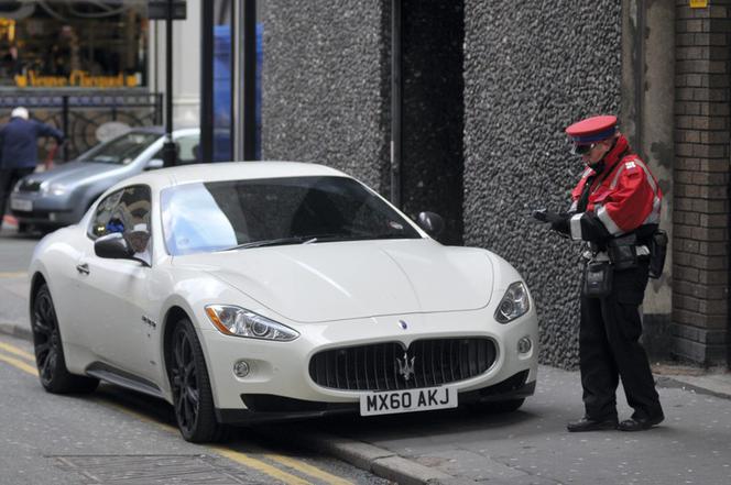 Mario Balotelli w Maserati GranTurismo