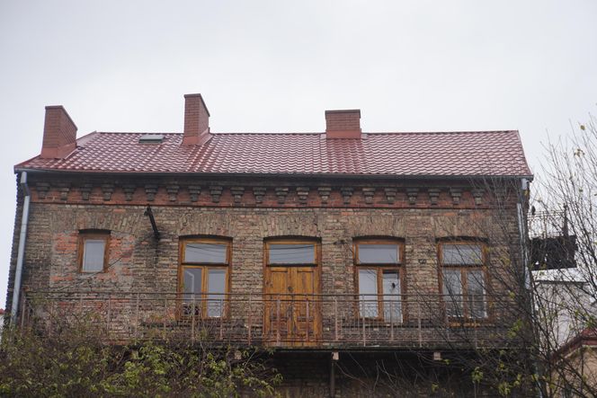 Opuszczona zabytkowa kamienica przy ul. Sienkiewicza w Białymstoku