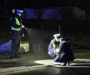 Śmiertelnie potrącił 2-letnie dziecko i uciekł. Malca na poboczu znalazł ojciec