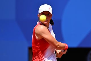  Iga Świątek zalała się łzami po porażce na igrzyskach z Qinwen Zheng